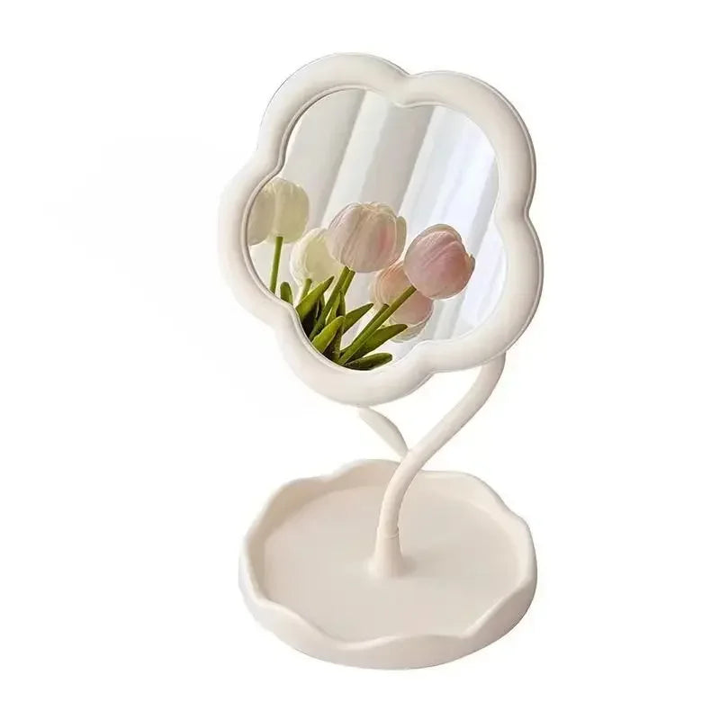 Espejo de escritorio creativo con diseño floral para dormitorios; pieza de gran valor estético y estilo sofisticado, ideal para tocadores y decoración del hogar.