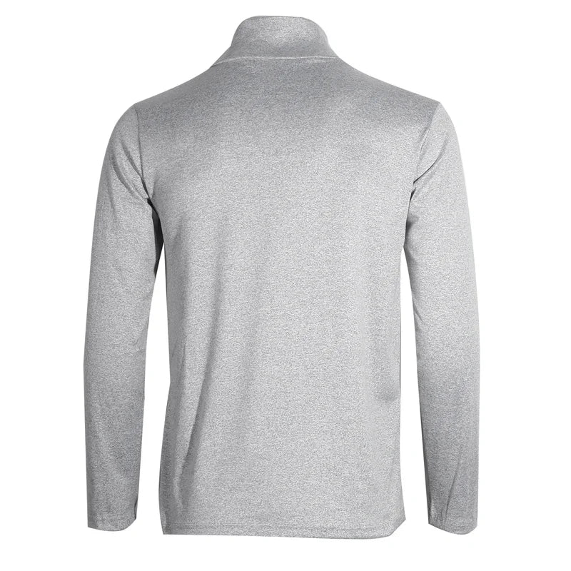 Camiseta térmica de manga larga para hombre: cuello alto, ajuste entallado y tejido fino; ideal para otoño e invierno.