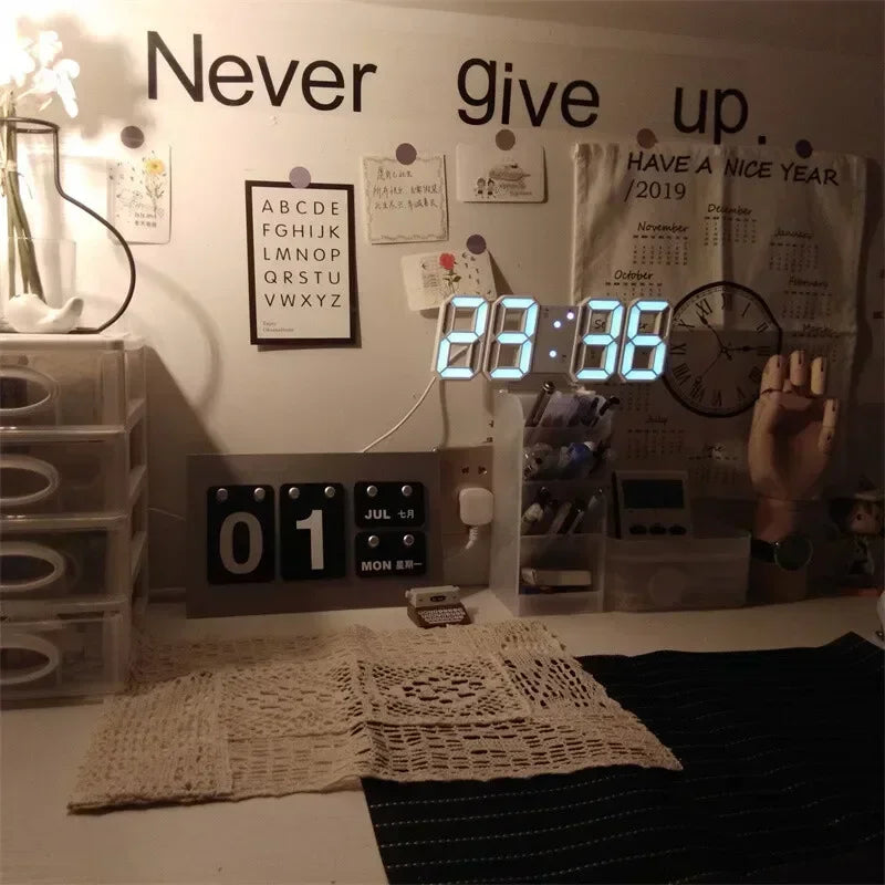 Reloj digital LED 3D de pared con modo nocturno luminoso; decoración electrónica ajustable con estética ideal para dormitorios.