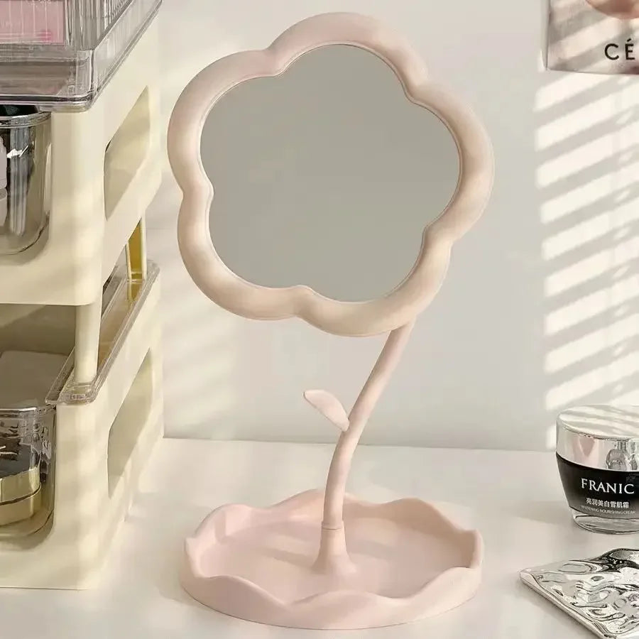 Espejo de escritorio creativo con diseño floral para dormitorios; pieza de gran valor estético y estilo sofisticado, ideal para tocadores y decoración del hogar.